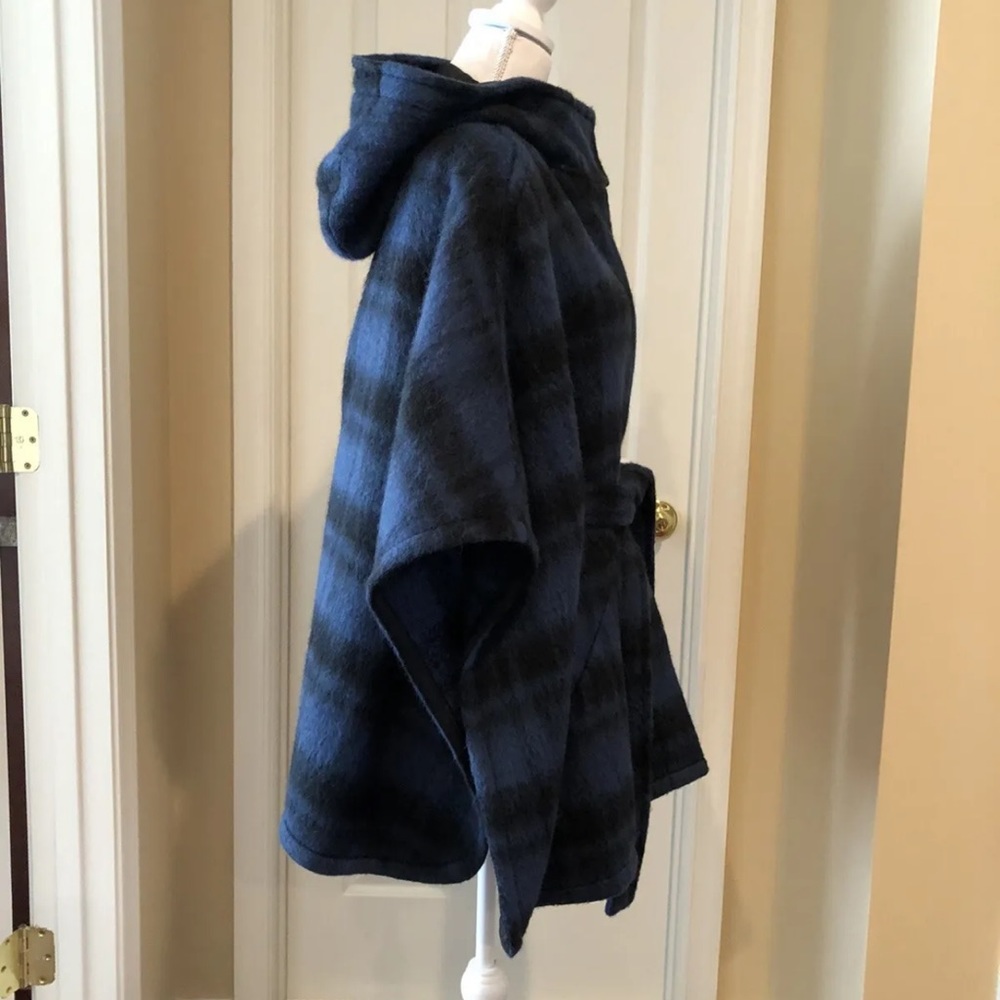COACH winter poncho coat Blue and Back plaid M/L with pockets!